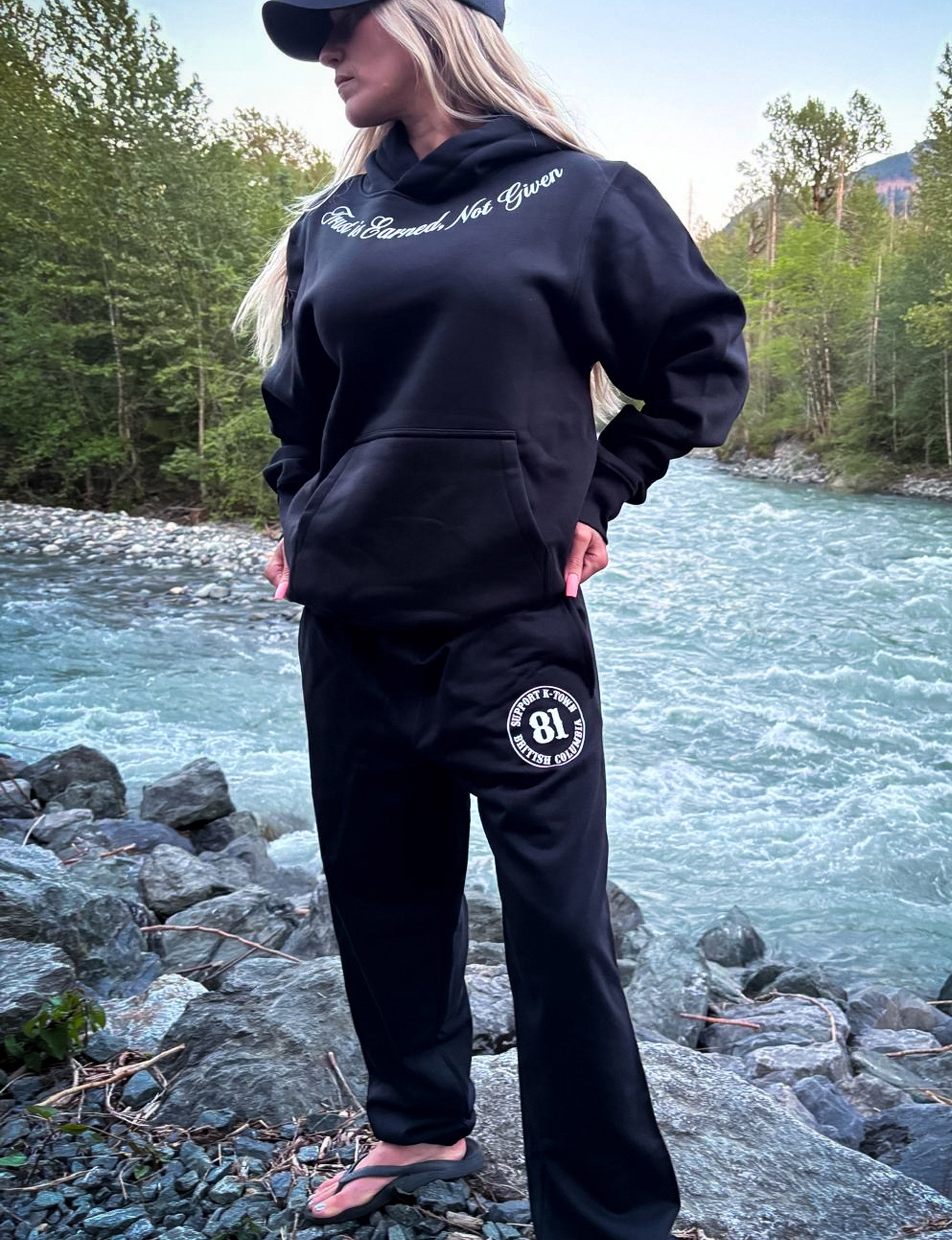 Support K-Town 81 - Sweatpants
